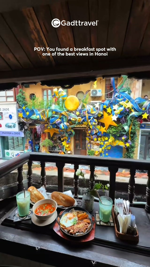 Hanoi Cafes With Seasonal Decorations
