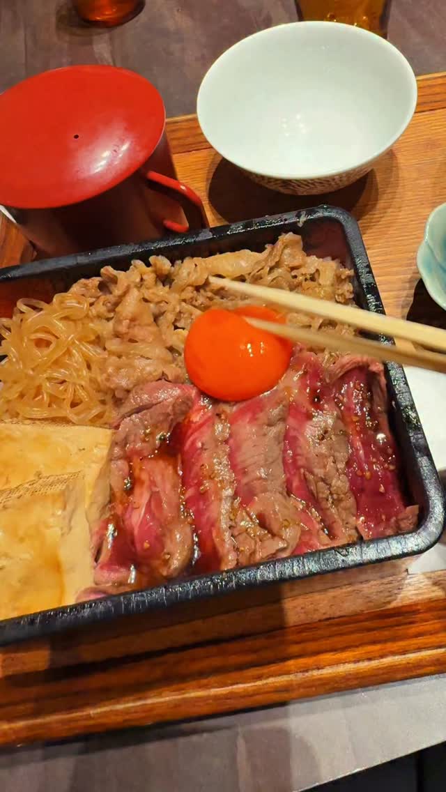 Osaka's Popular Yakiniku Restaurant Experience