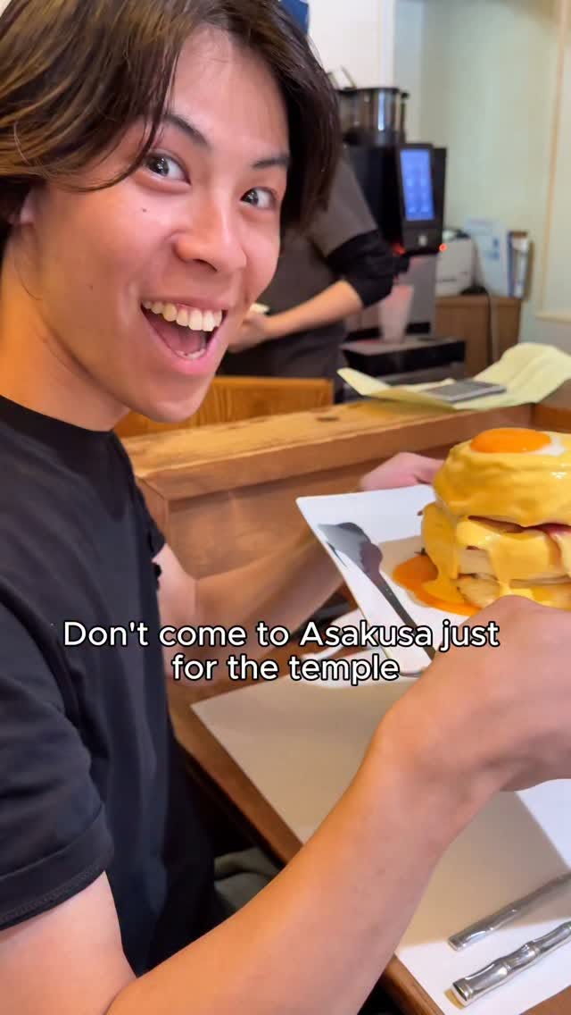 Fluffy Pancakes At Tokyo's Benitsuru Shop