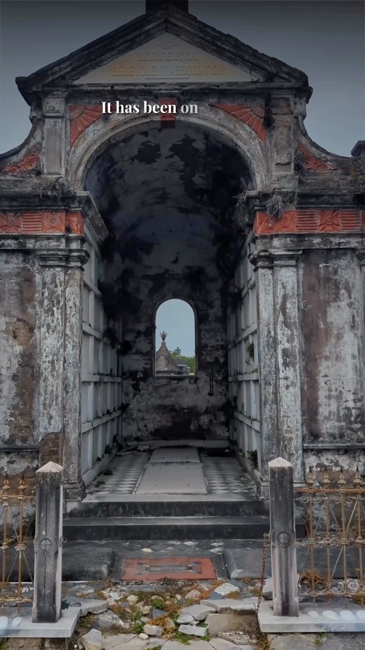 Metairie Cemetery's Gothic Abbeys