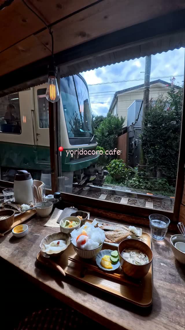 Kamakura Cafe Offers Train Views And Breakfast