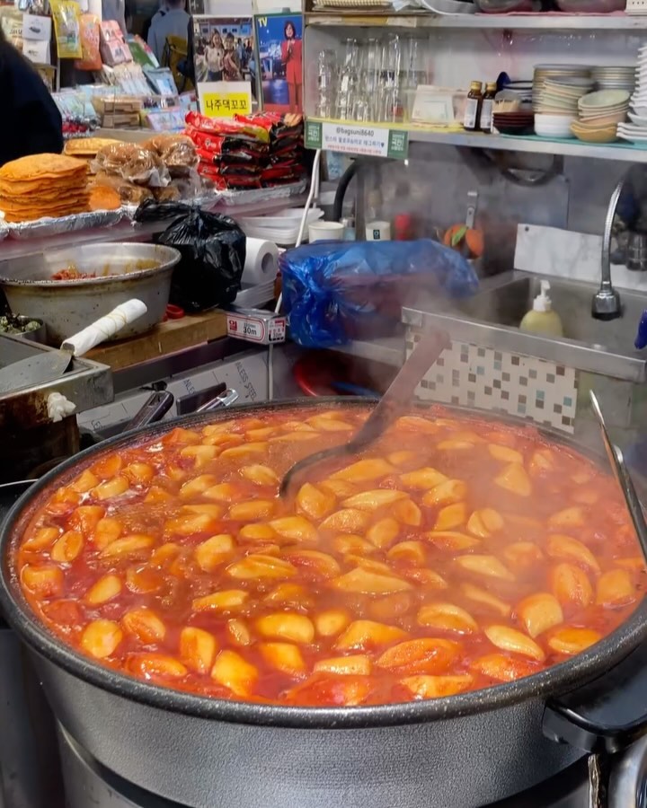 Seoul's Gwangjang Market: A Street Food Adventure