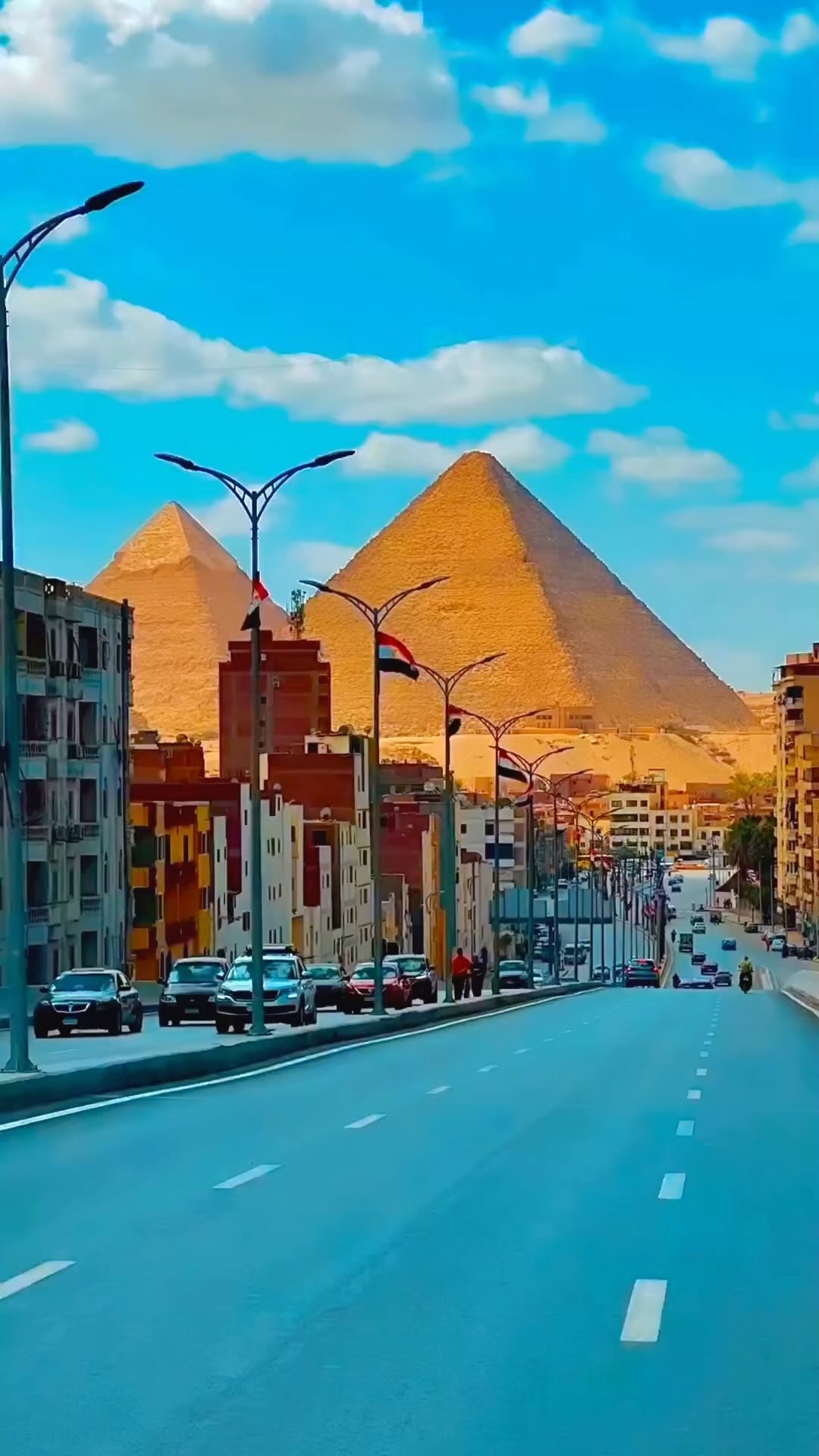 20 Unmissable Historical Landmarks Across The Globe