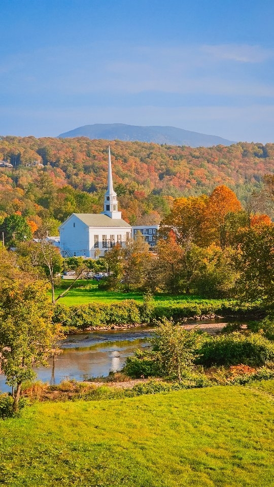 Vermont Towns: Autumn Charm and Scenic Beauty