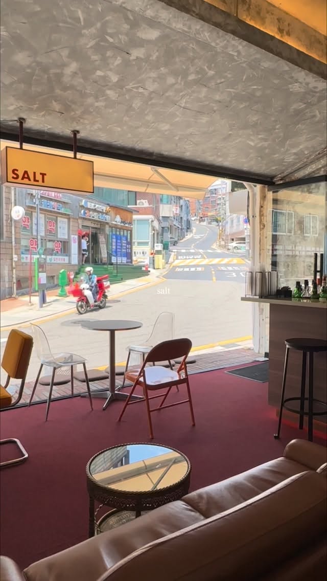 SALT: Unique Cafe and Bar in Haebangchon
