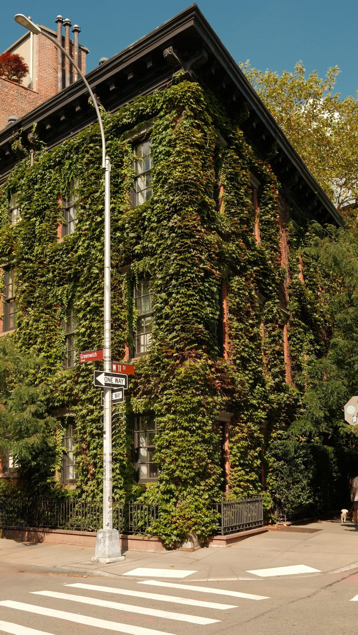 NYC Rom-Com Charm: Washington Square Park & Hotel Chelsea