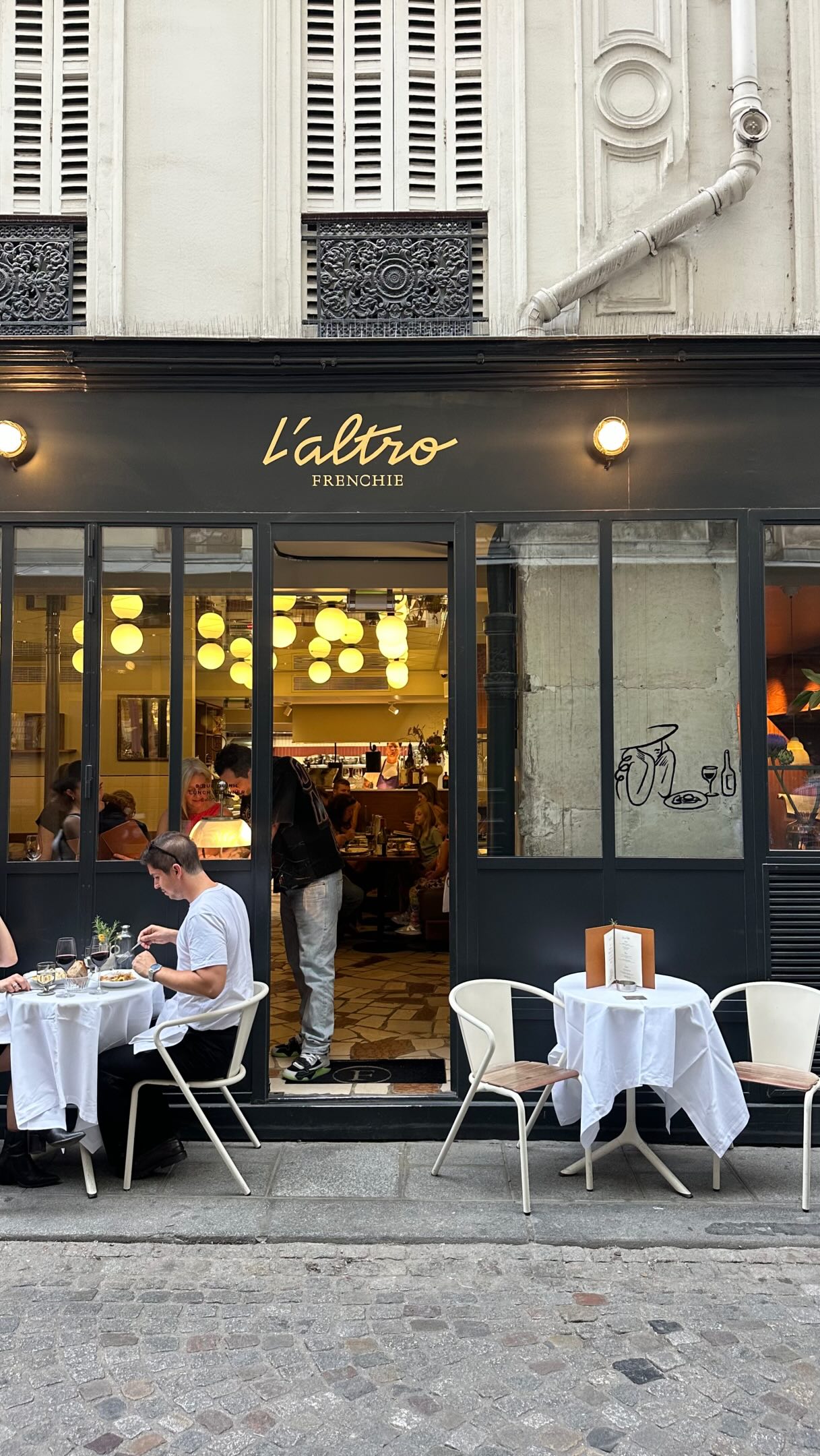 Top Paris Restaurants Offering Unique Dining Experiences