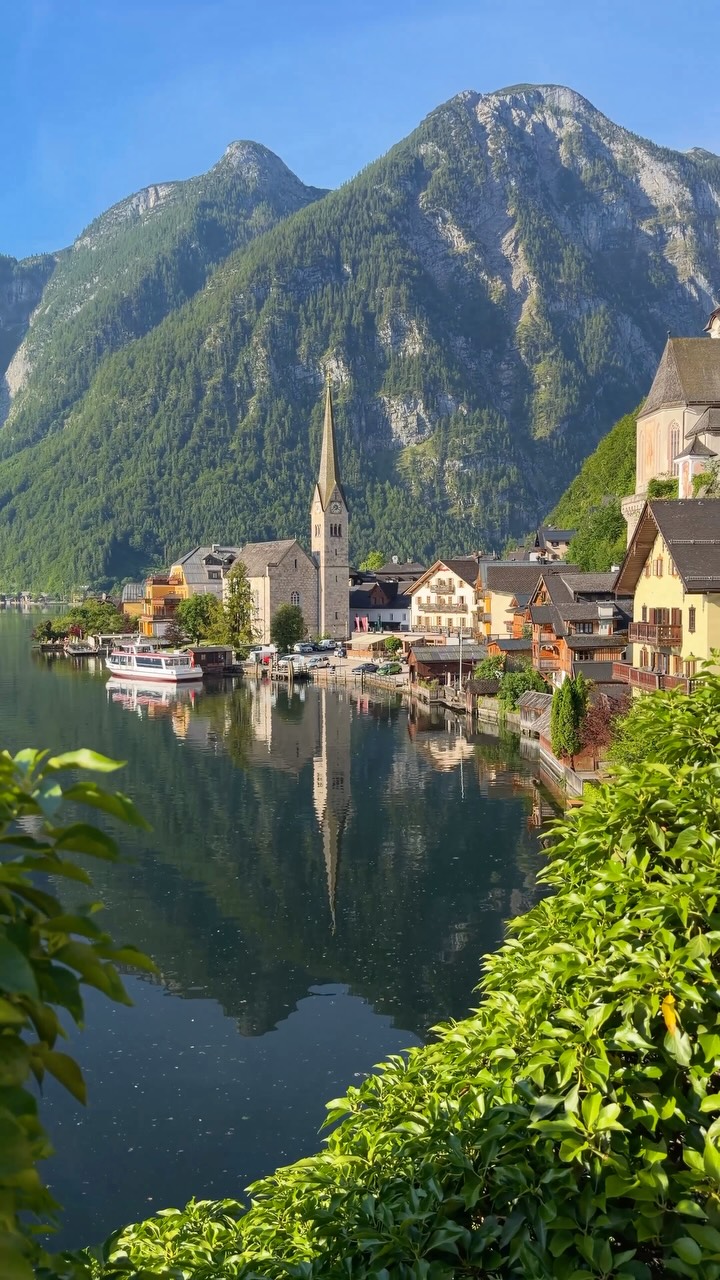 Hallstatt's Iconic Lakeside View Uncrowded