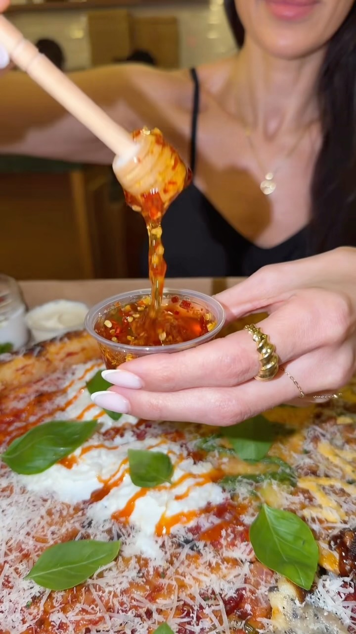 Pull Me Pizzeria's Outstanding Thin Crust Pizza