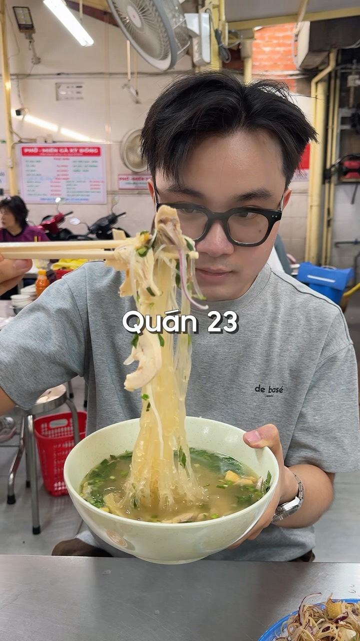 Michelin-Recognized Chicken Noodle Soup Spot
