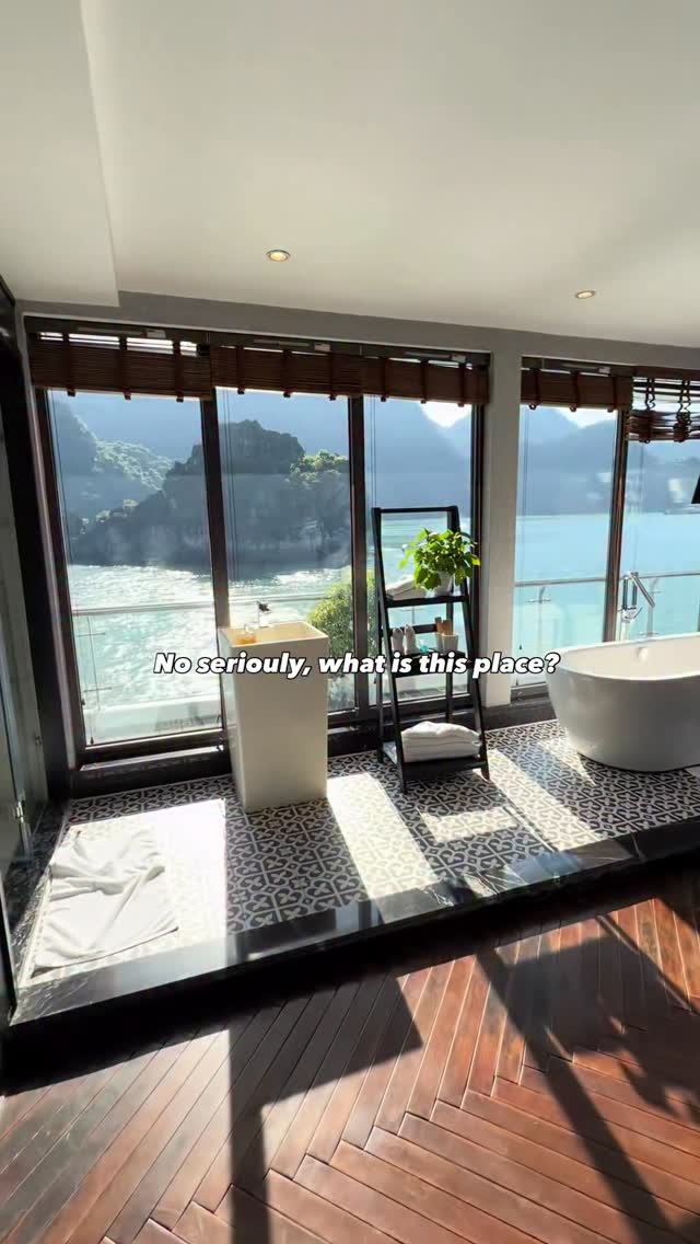 Luxury Cruise in Hạ Long Bay