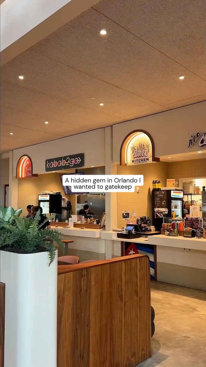 Orlando Food Hall Offers Diverse Thai and Sushi Options