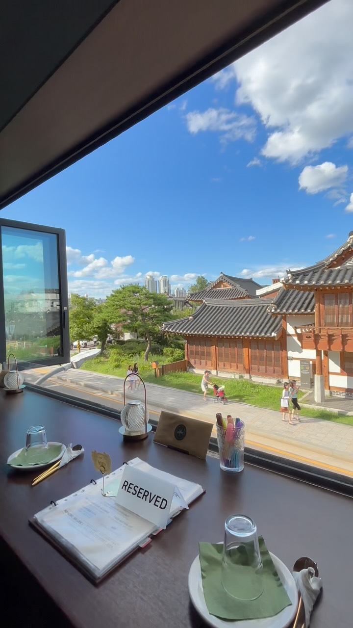 Hwaseomun Gate Jazz and Objet Wine Bar