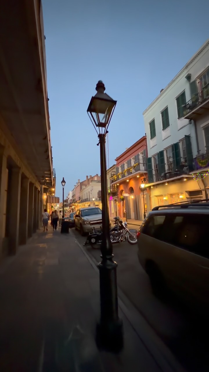 New Orleans Art Vending Machine Hunt