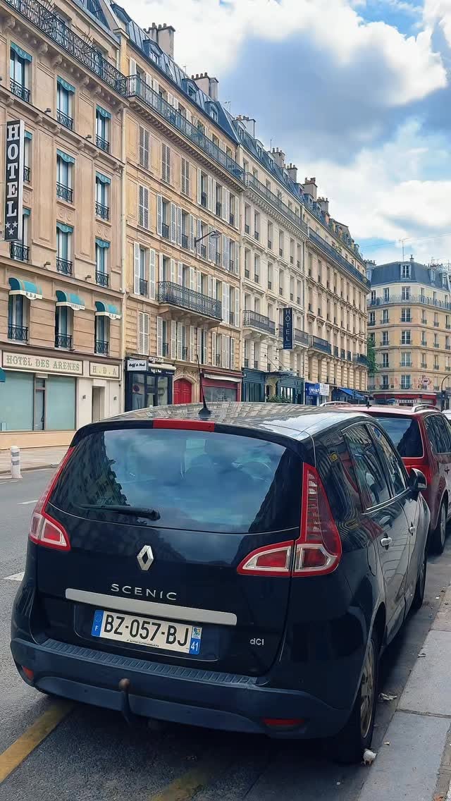 Roman Arenas and Parisian Squares