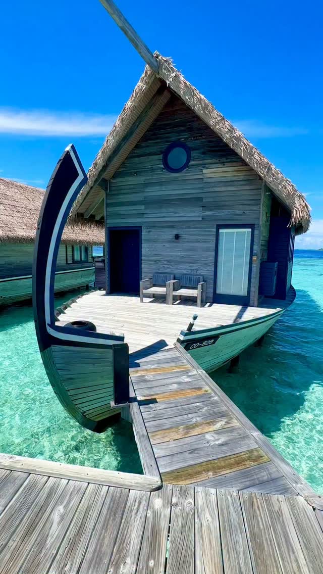 Maldivian Overwater Villas Inspired by Traditional Boats