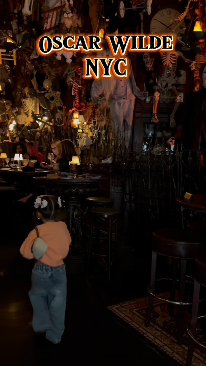 Oscar Wilde Halloween Restaurant