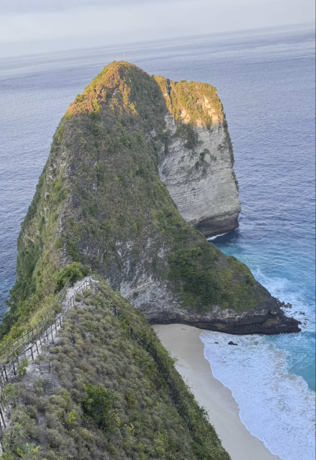 Kelingking Beach's Scenic Beauty