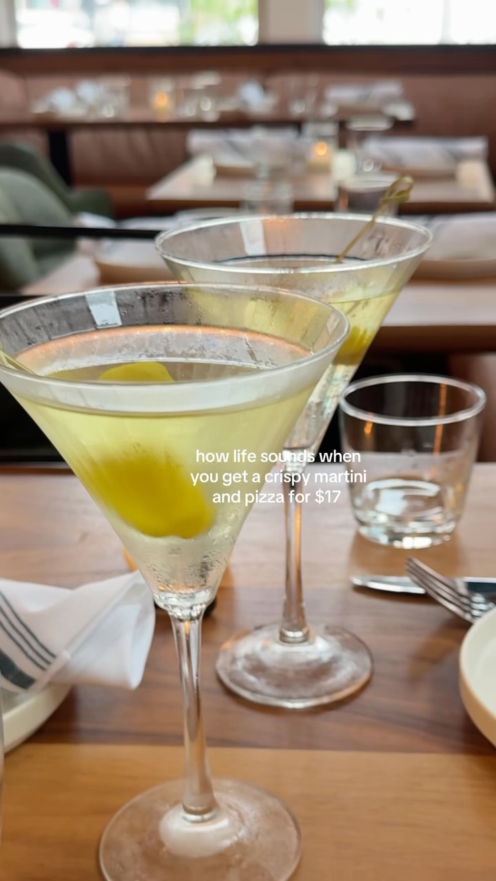 Chelsea's Georgie's Offers Martini And Pizza Deal