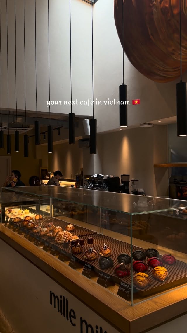 Vietnamese Coffee Shops Offer European-Quality Pastries