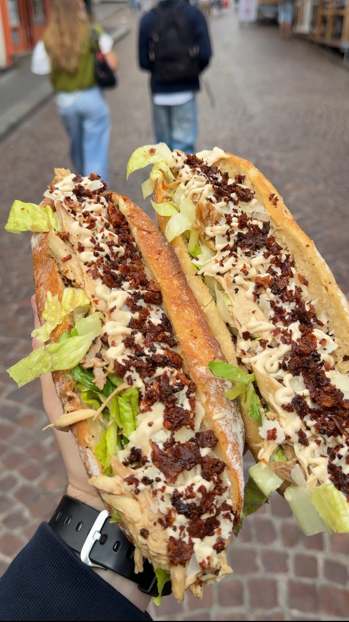 Rôtisserie Segar's Crispy Chicken Sandwich