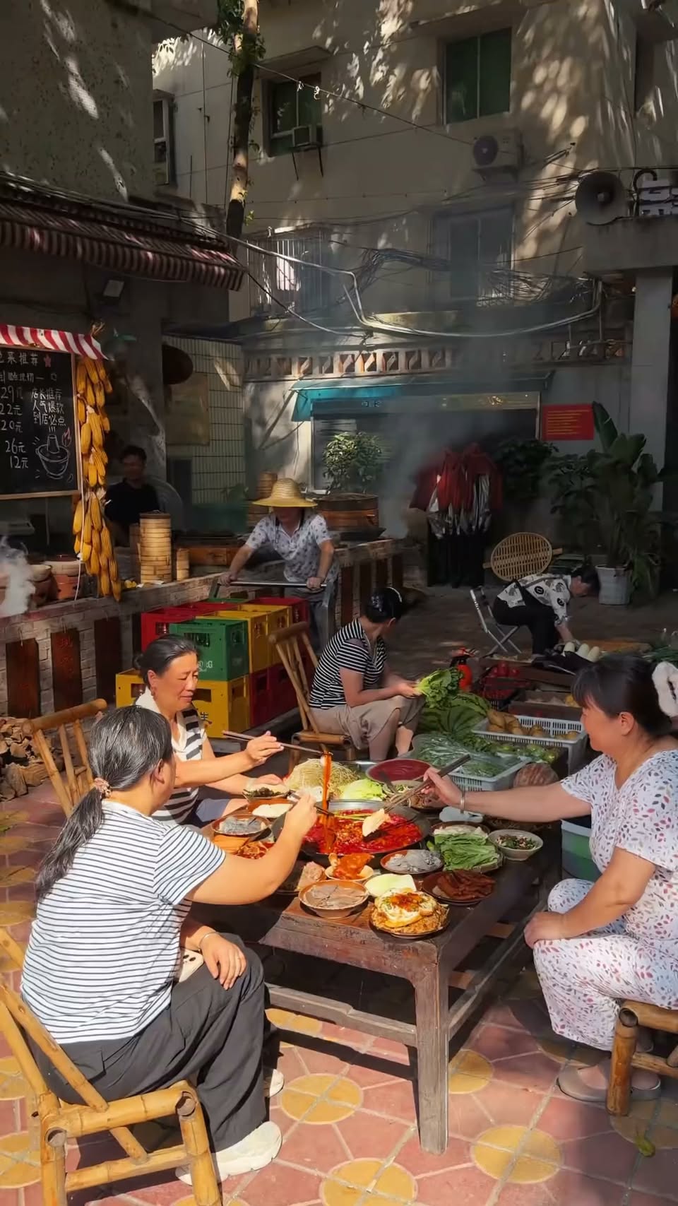 Chongqing's Natural Wonders and City Exploration