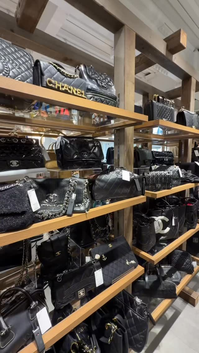 Tokyo Vintage Shopping for a Classic Chanel Bag