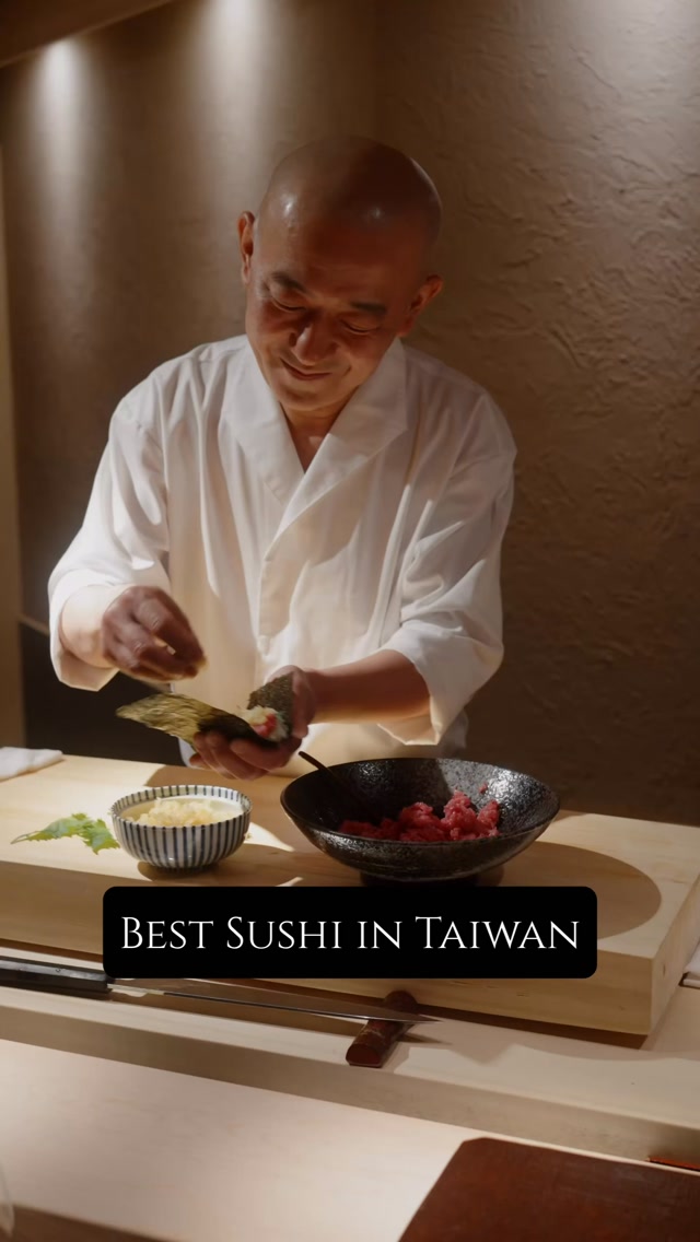 Taipei Sushi Chef Prepares Omakase Dishes