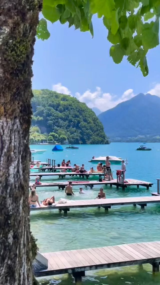 Annecy's Charming Canals and Lake Views