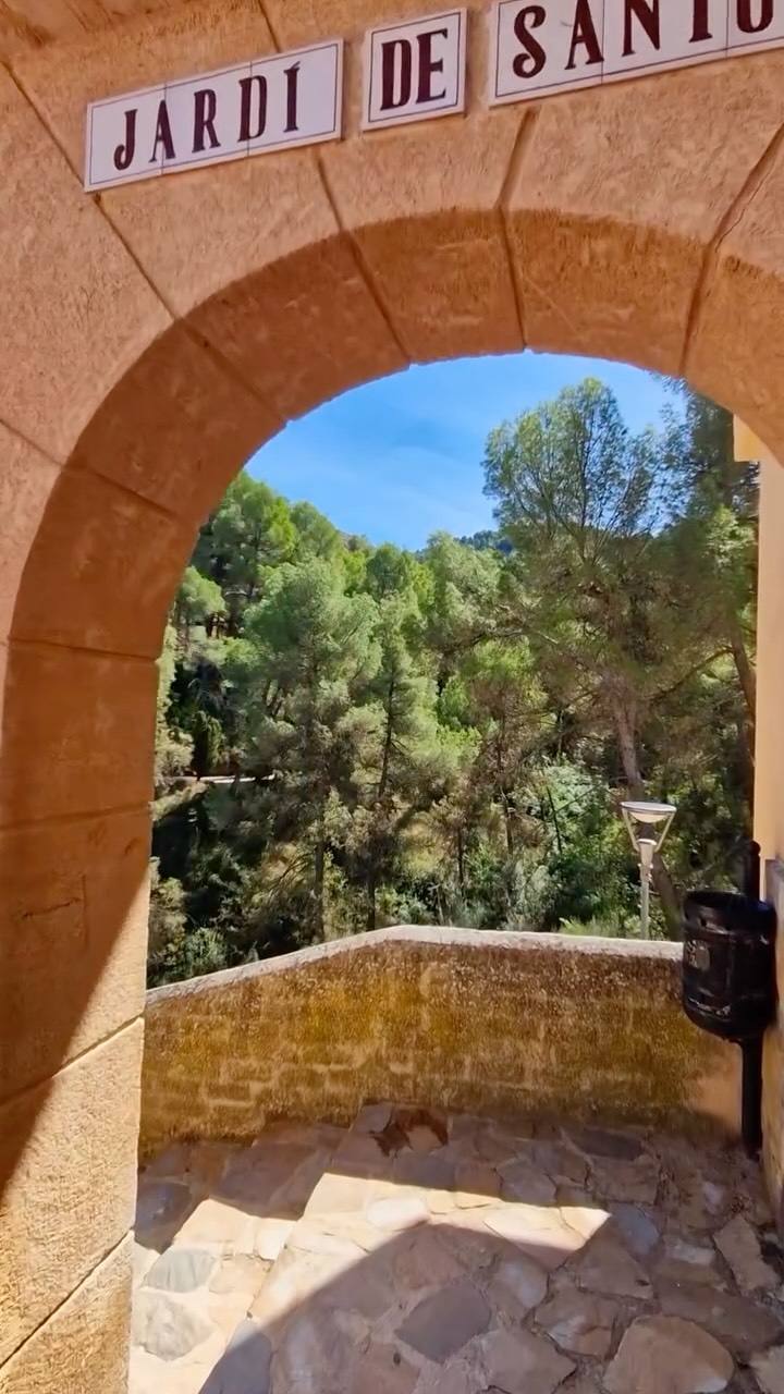 Penàguila and Jardí de Santos: Charming Towns