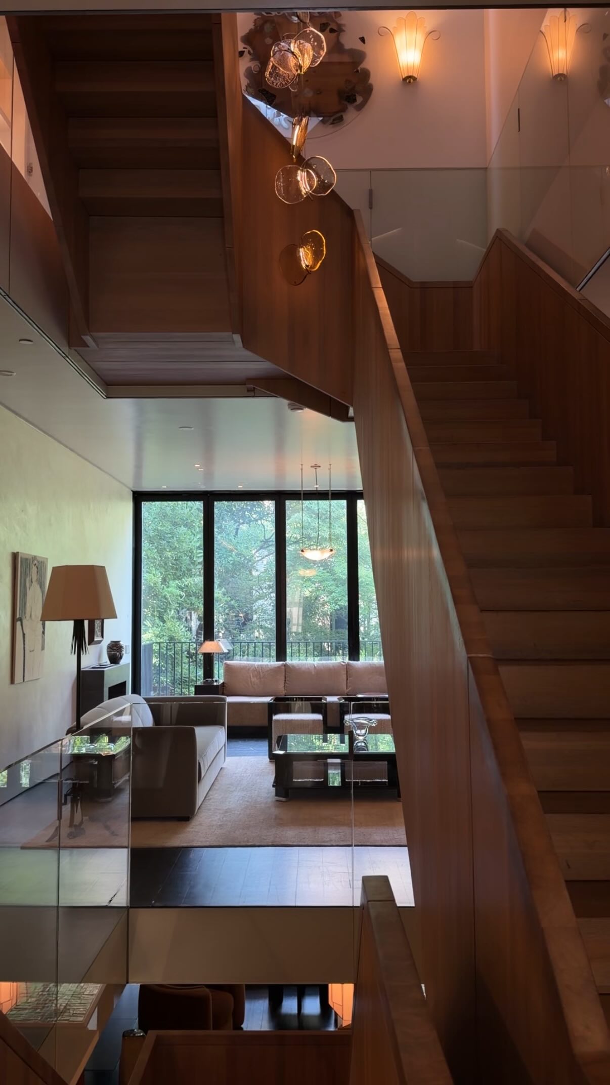 Contemporary Design Gallery In Historic Townhouse