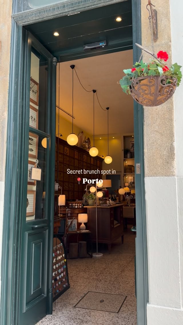 Hidden Porto Brunch Spot In Old Traditional Shop