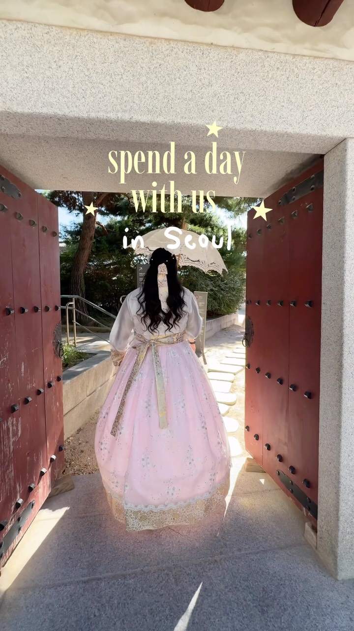 Seoul's Historic Palaces, Markets, and Villages