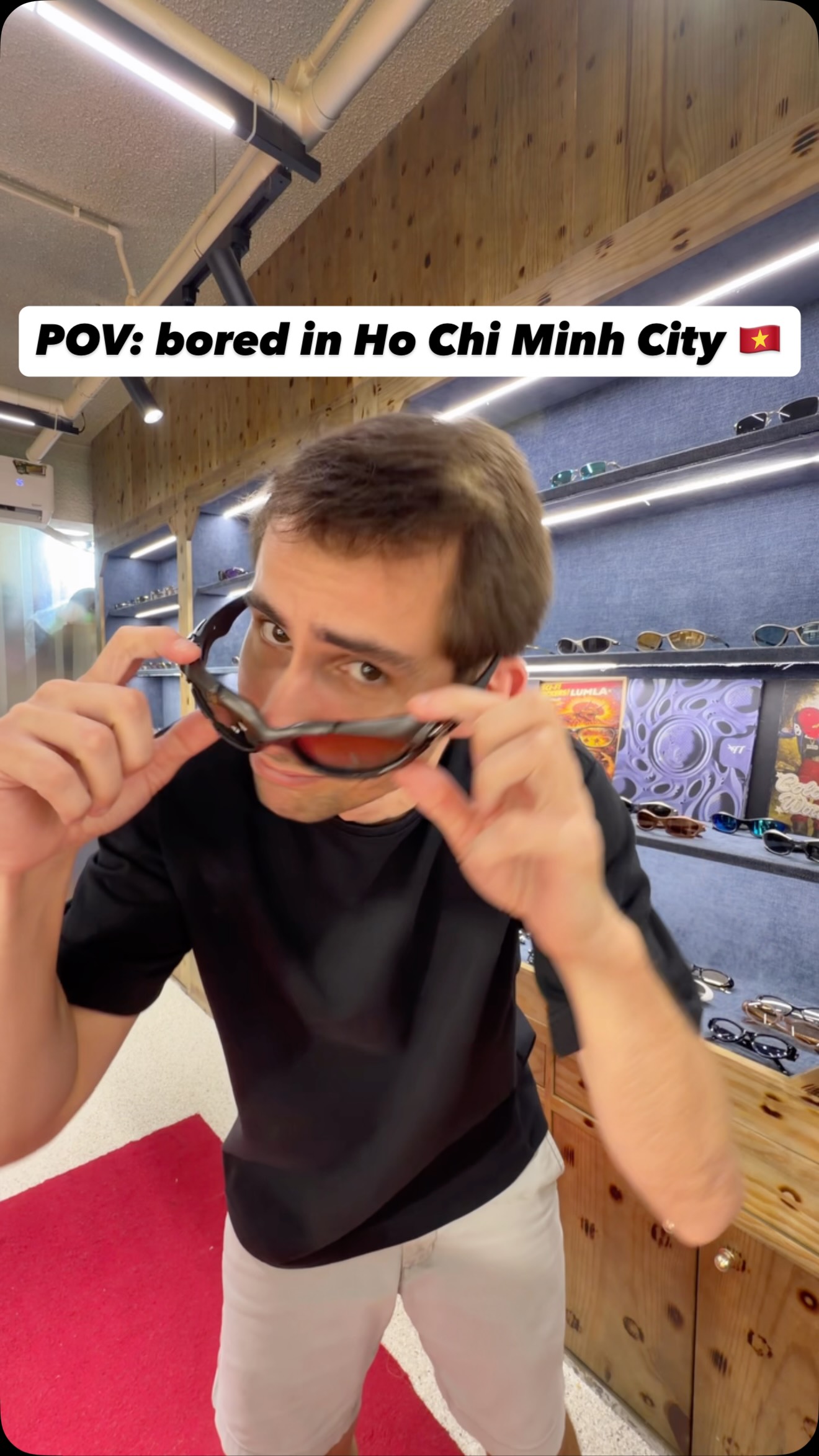 Lumlaglasses and Là Nhà Retreat