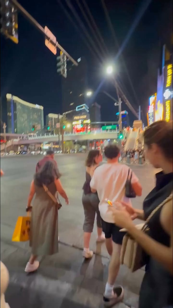 Las Vegas Strip Spots For Drinks And Souvenirs