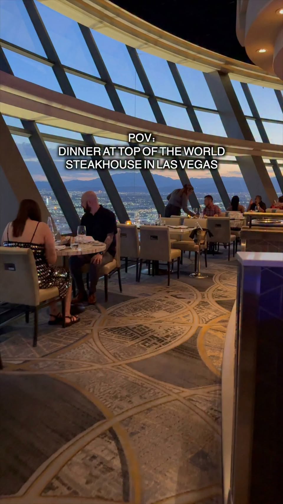 Las Vegas Steakhouse Offers 360-Degree Views