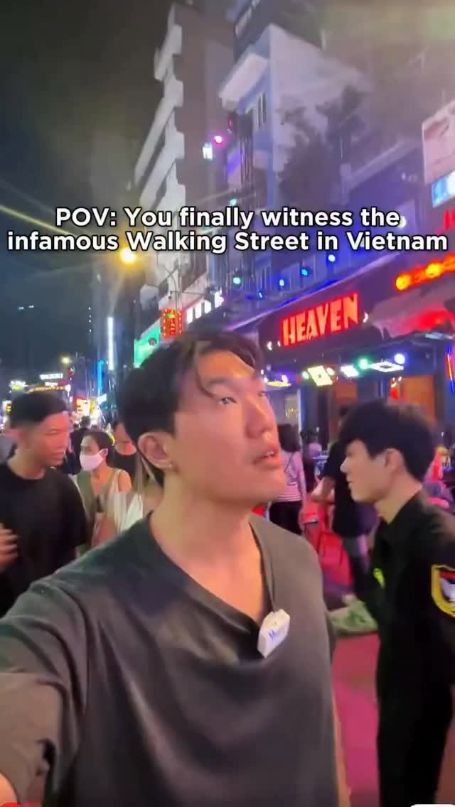 Vibrant Hanoi Streets Come Alive After Dark