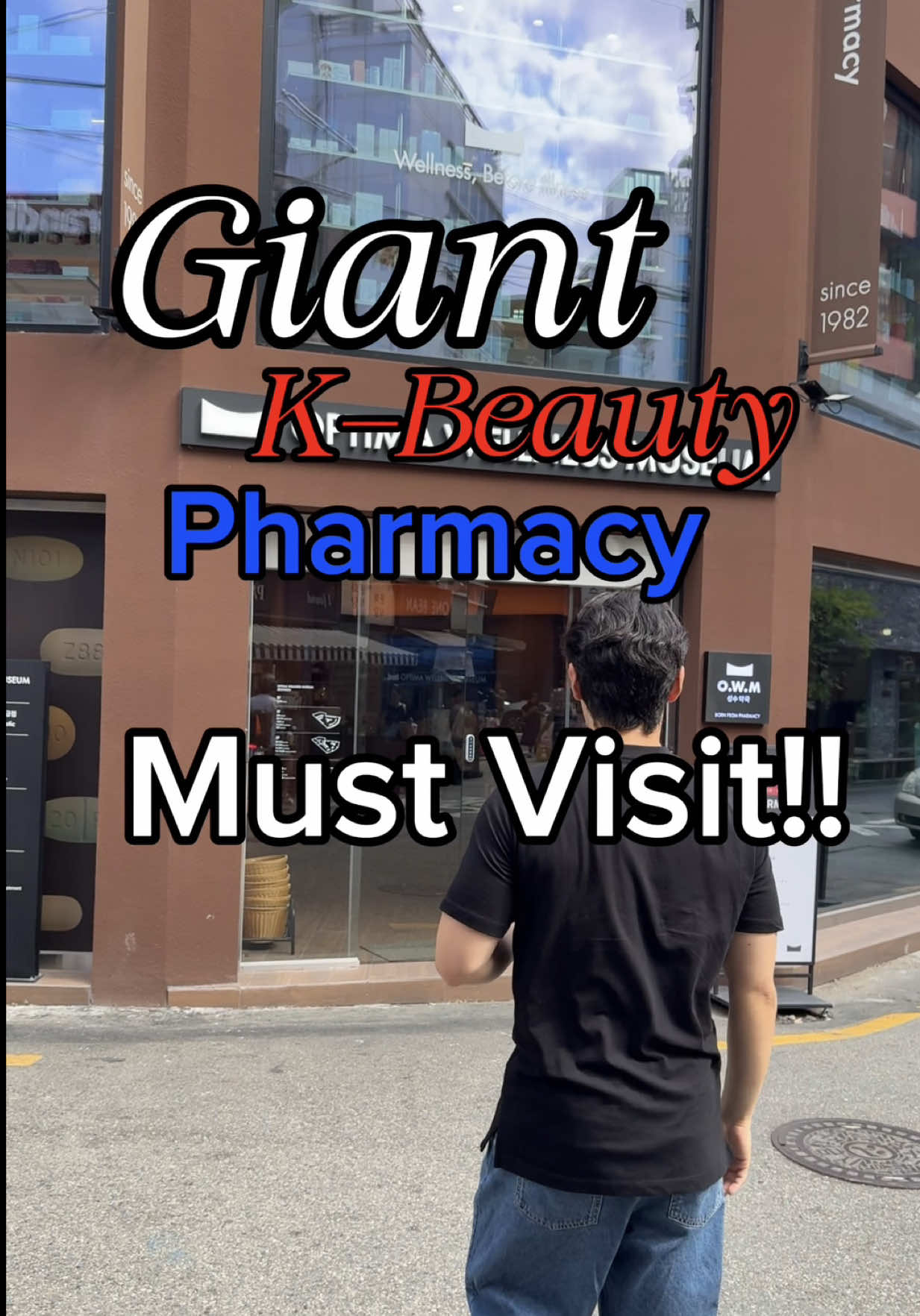 Stylish Seoul Pharmacies Offer Beauty and Wellness Advice