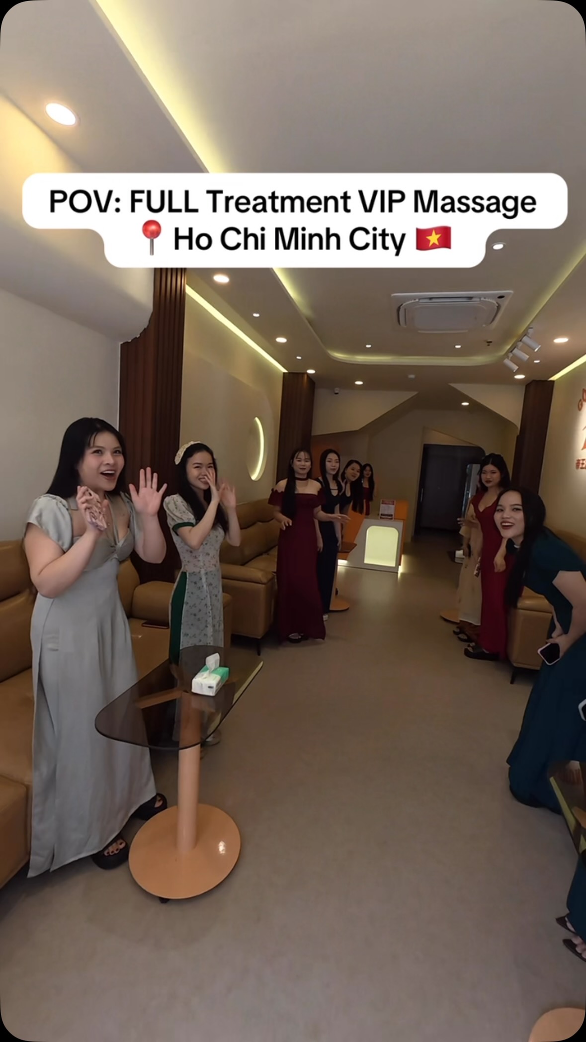 Ho Chi Minh City Barbershop Offers VIP Massage and Grooming