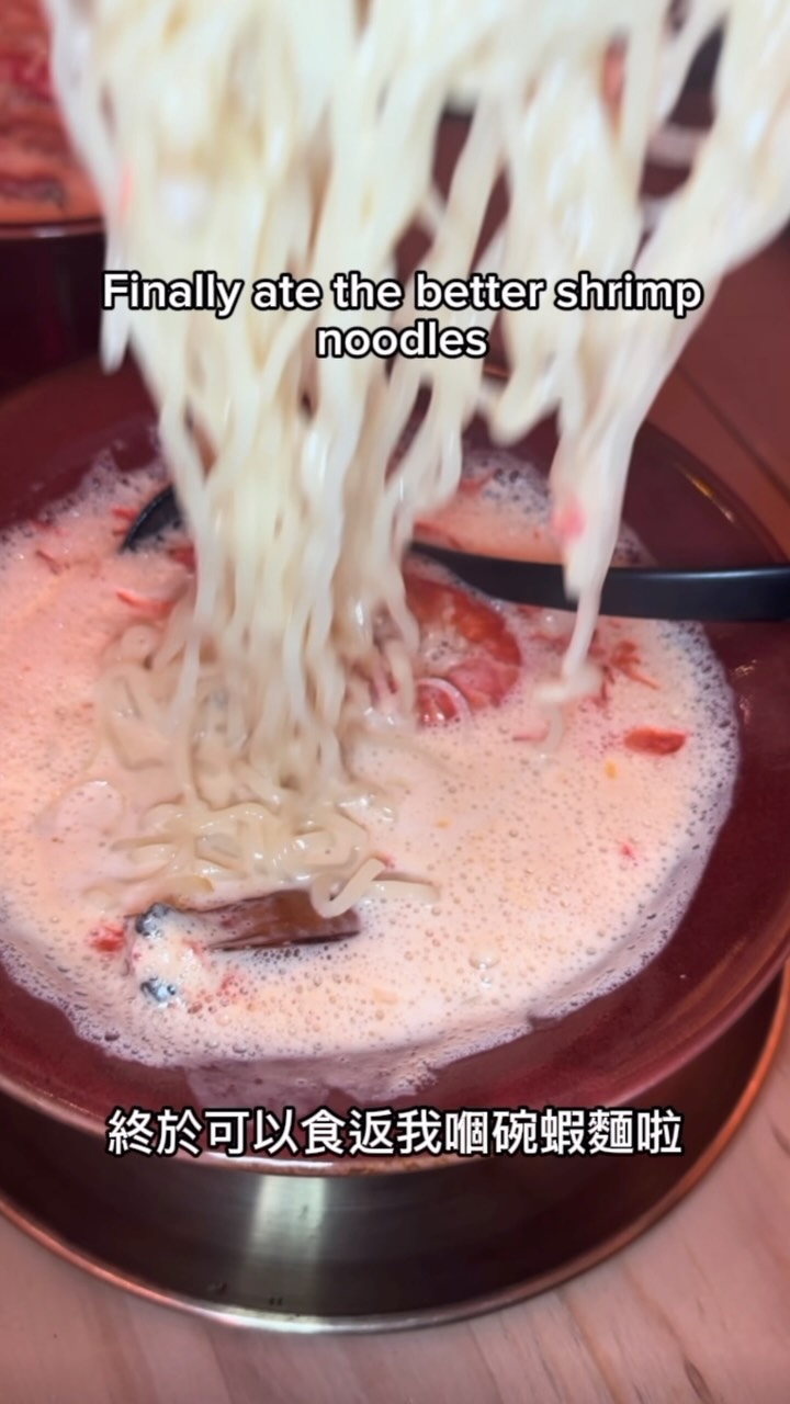 Creamy Shrimp Noodles and Cats at Hong Kong Eatery