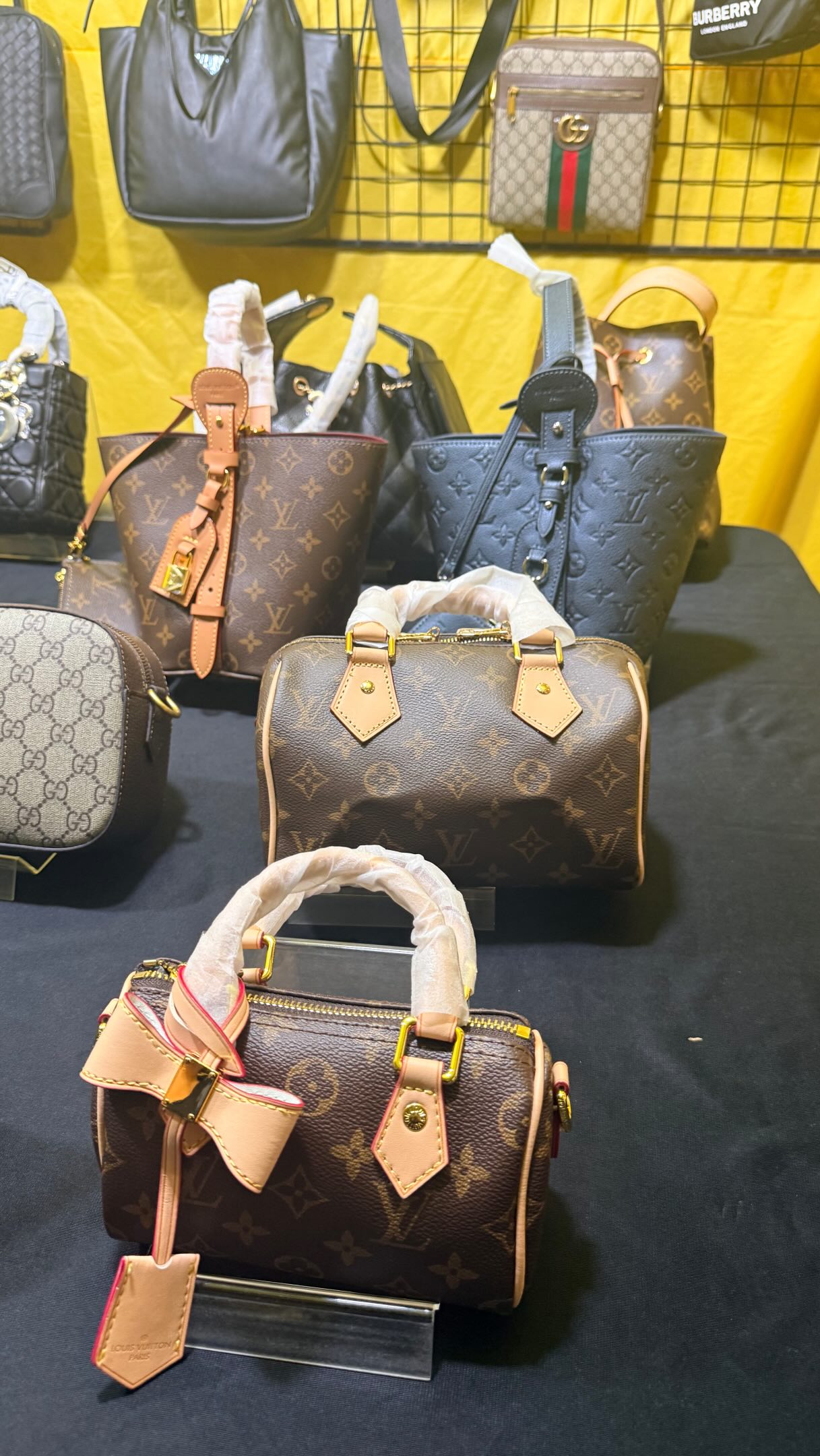 Seoul's Dongdaemun Yellow Tent Market