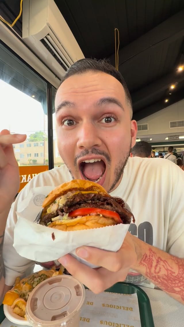 Chubbies Burgers Offers Delicious Hawaiian Burger Experience