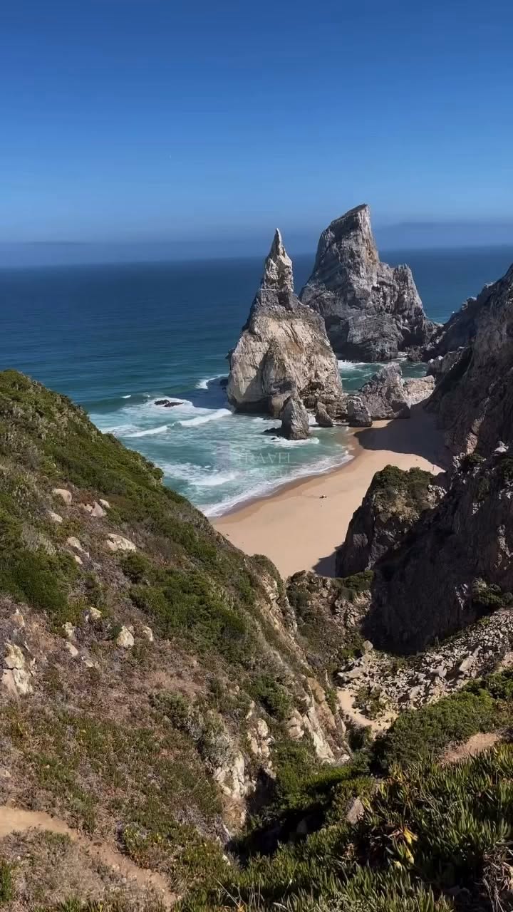 Sintra Day Trip: Palaces, Castles, Coastline, and Pastries