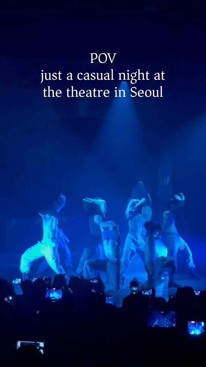 Seoul Theatre's Male Dancer Performance Captivates Audience