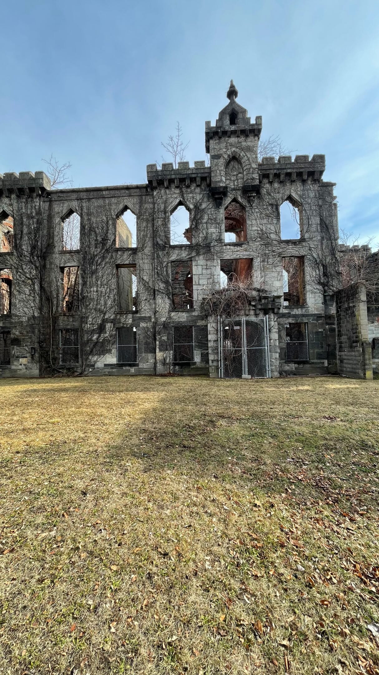Roosevelt Island's Unique Attractions And Manhattan Views