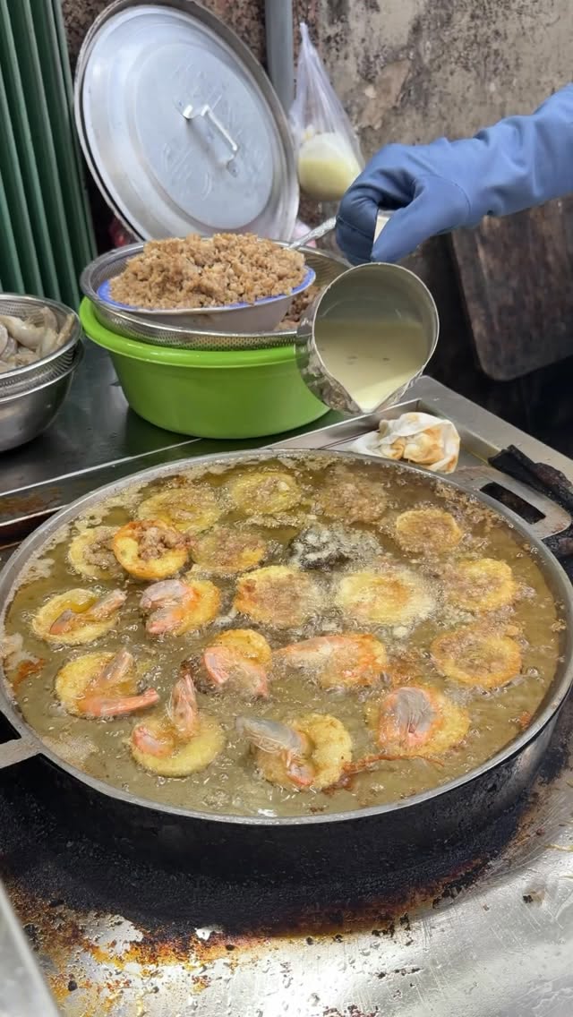 Crispy Vietnamese Mini Pancakes With Shrimp