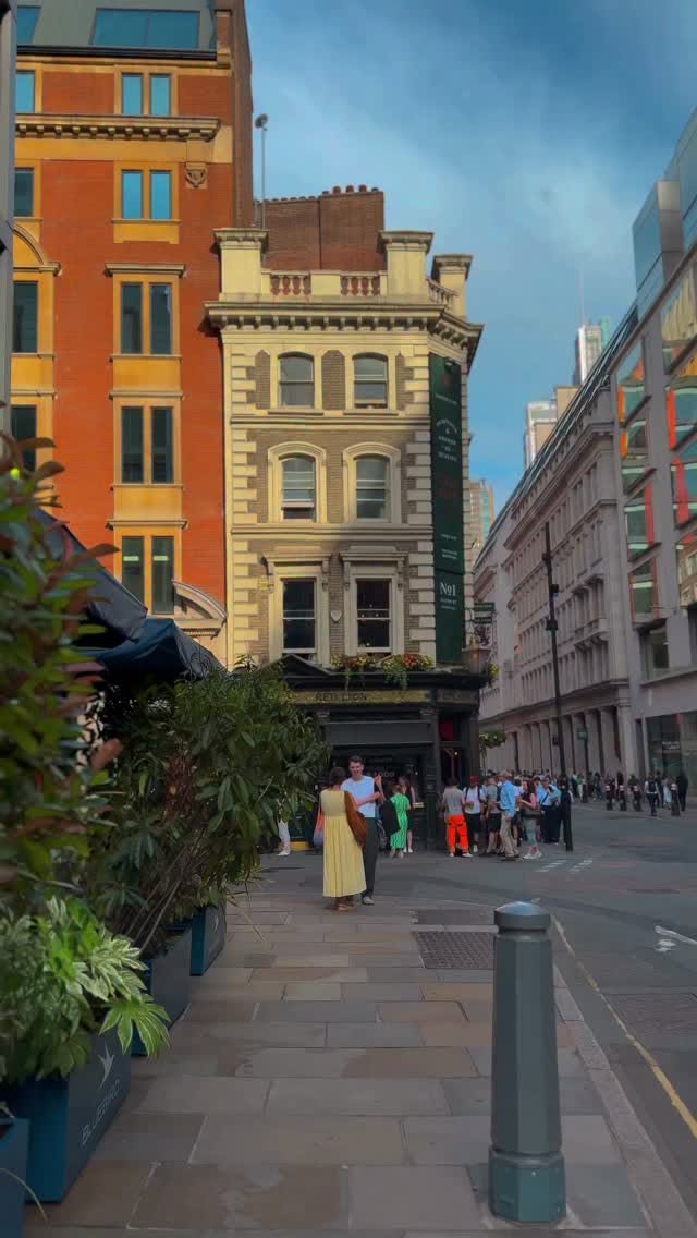 London Pubs Close Earlier Than Expected