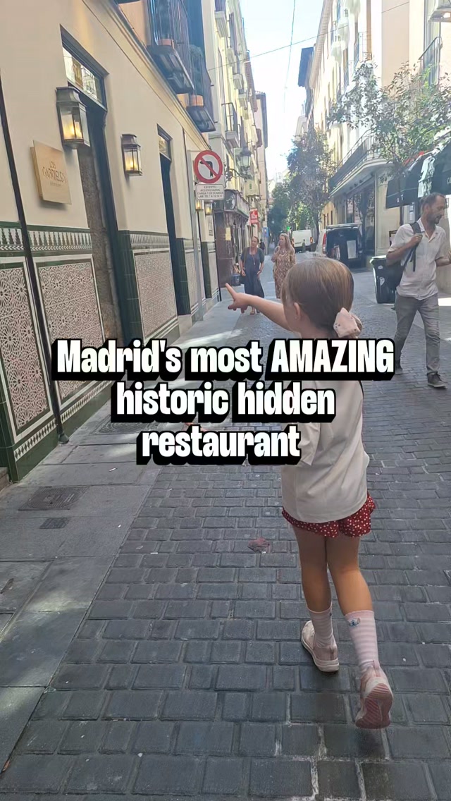 Historic Madrid Restaurant's Amazing Tiles