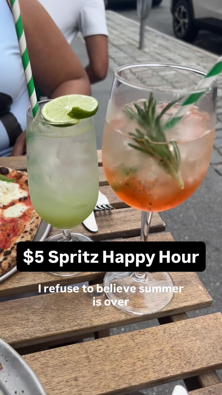 Roey's Offers Happy Hour Deals