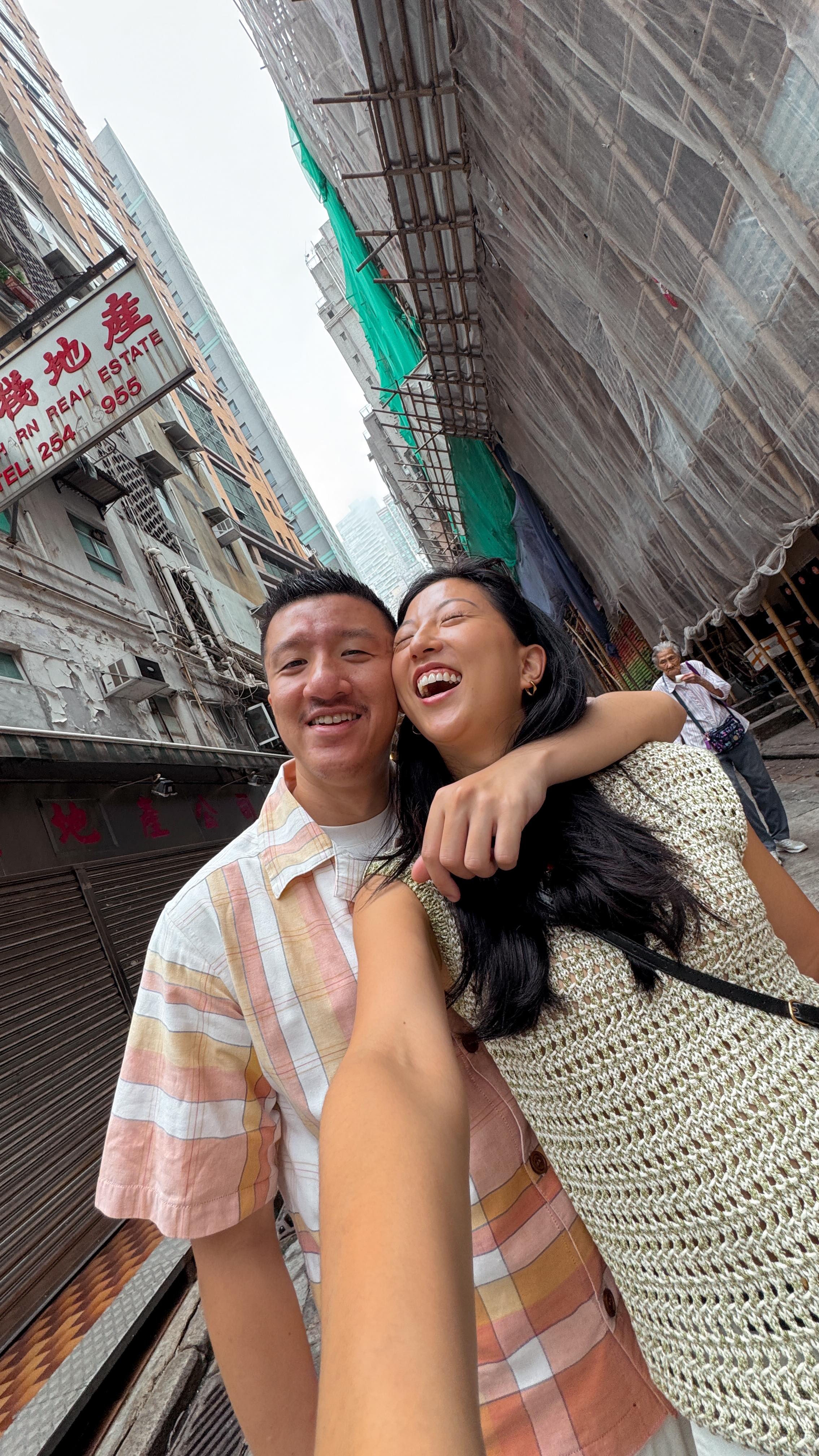 Hong Kong Eateries: Pan Fried Buns to Market